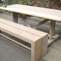 tafel 3 met bank zonder rugleuning